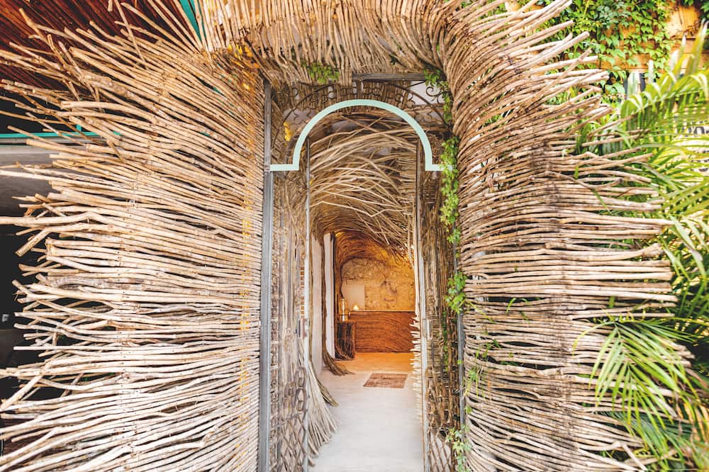 Straw Hat Tulum