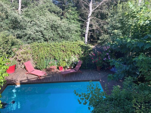 T2 in private property in garden with pool overlooking pinewood