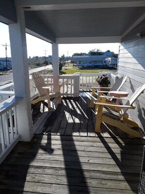 Terrace/patio - Bayside Beach Cabin<br>Southern Comfort (Bolivar Peninsula)
