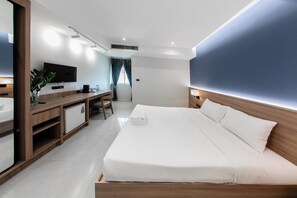 Superior King Room | Escritorio, espacio para trabajar con laptop y wifi gratis