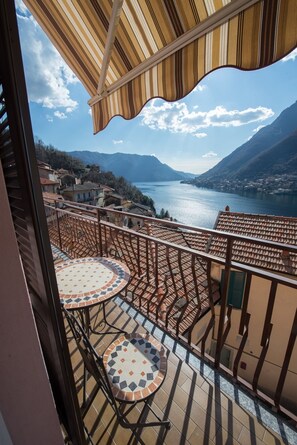 Outdoor dining - PINK WITH WIFI, PARKING AND AIR CONDITIONING (NESSO)