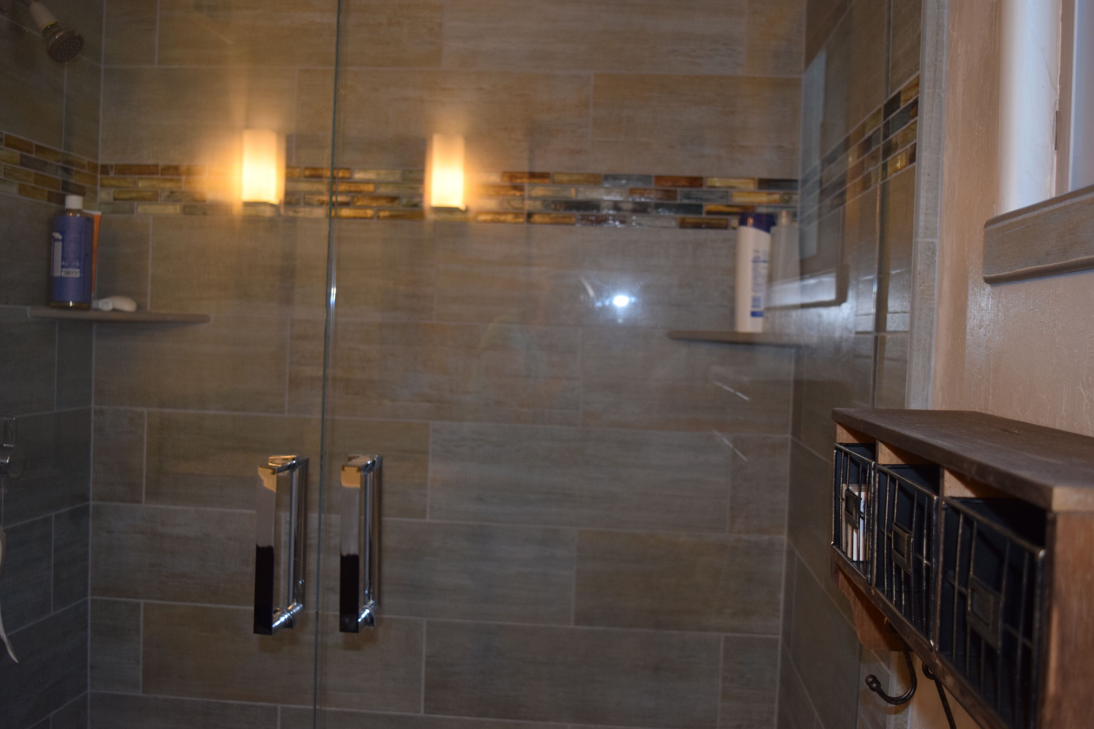 Combined shower/tub, hair dryer, towels, soap