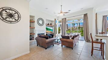 Télévision, cheminée