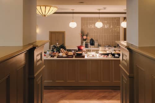 Päivittäinen buffetaamiainen maksusta