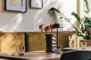 Desayuno buffet todos los días (con cargo) 