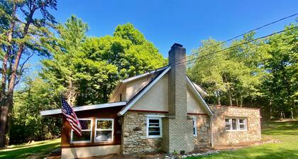 Rustic Lodge near Black Moshannon & Penn State