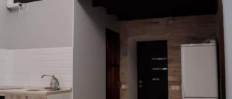 Apartment (R27) | Laptop workspace, iron/ironing board, free WiFi