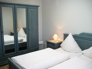 Appartement, balcon | 1 chambre, bureau, systĂšme dâinsonorisation, accĂšs au Wi-Fi (inclus)