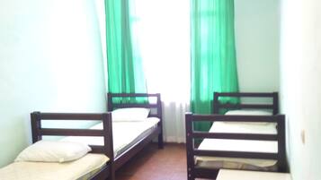 Basic Triple Room, Shared Bathroom | Free WiFi
