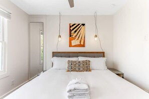 6 bedrooms, iron/ironing board, WiFi, bed sheets
