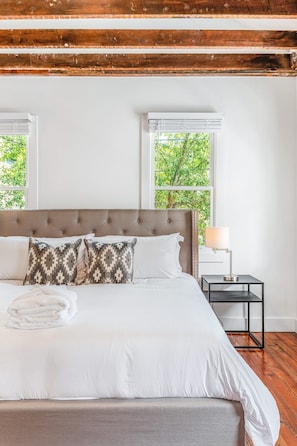 3 habitaciones, tabla de planchar con plancha, cuna de viaje y wifi