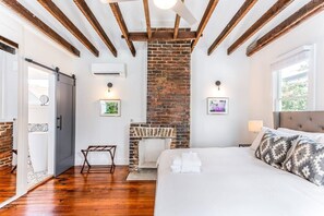 3 bedrooms, iron/ironing board, travel crib, WiFi