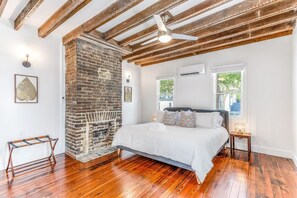 3 bedrooms, iron/ironing board, travel crib, WiFi