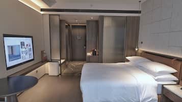 Superior Room, 1 King Bed, City View | Premium bedding, minibar, in-room safe, laptop workspace