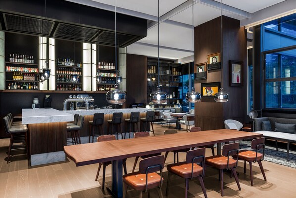Bar (on property) - Four Points by Sheraton Chengdu Tianfu New Area (Chengdu)