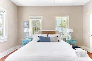 6 habitaciones, tabla de planchar con plancha, cuna de viaje y wifi 