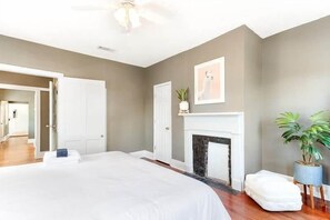 6 bedrooms, iron/ironing board, travel cot, WiFi