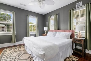 3 chambres, fer et planche à repasser, lit parapluie, Wi-Fi