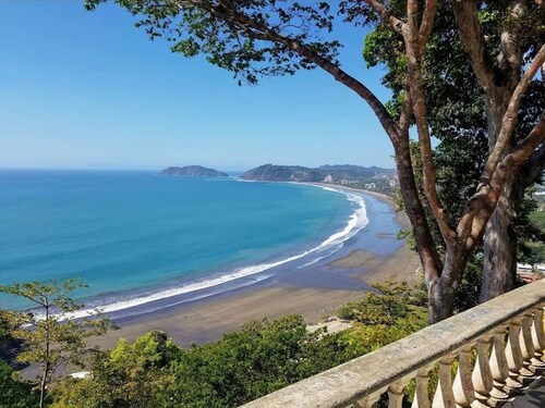 Newly Renovated Casita & Private Salt Water Pool, Family Friendly