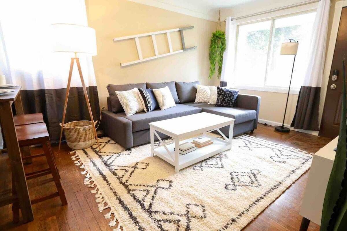 Stylish 2BR Home in Ferndale