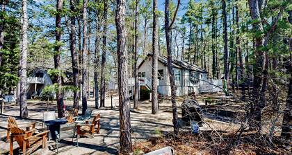Lakefront four season home w/private beach, boat slip, dock, & fishing kayaks