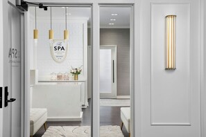 Couples treatment room(s), body treatments, aromatherapy
