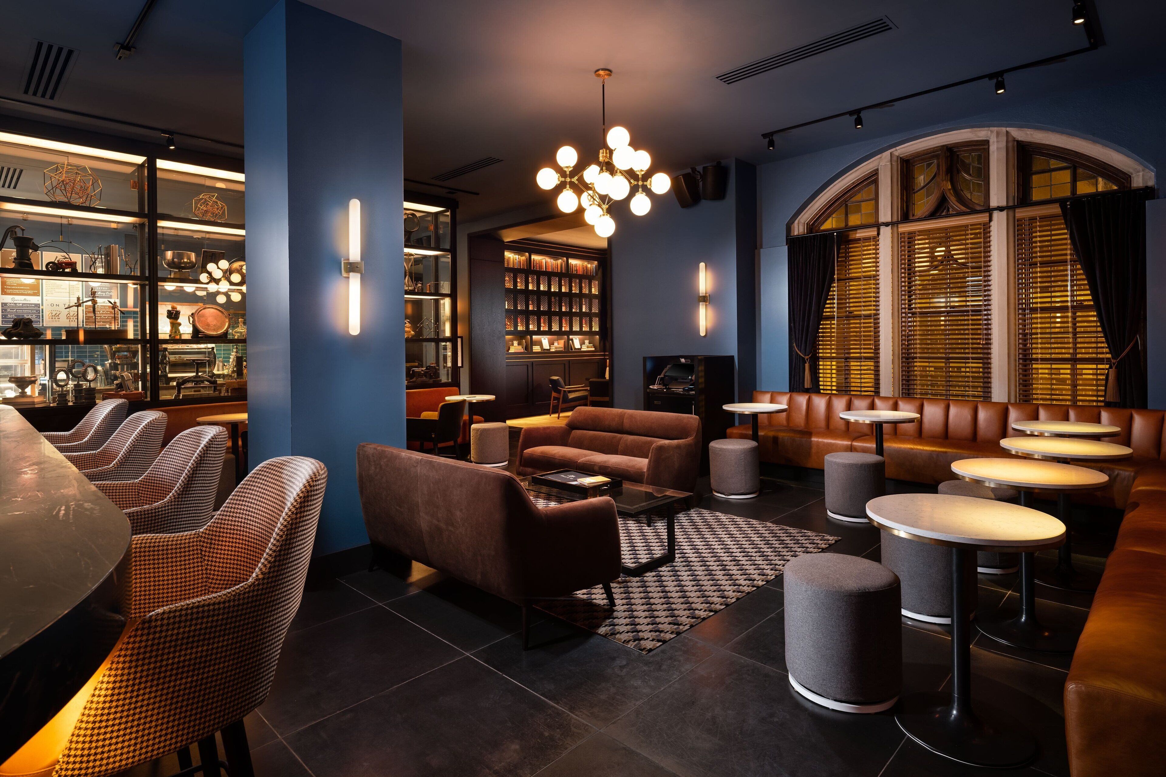 serves lunch and dinner