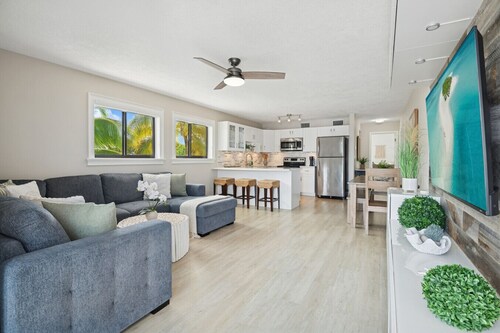 Key Largo Ocean Shore Villa 2 with pool & boat slip