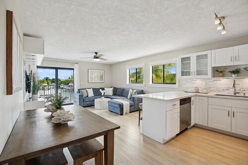 Key Largo Ocean Shore Villa 2 with pool & boat slip