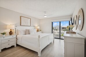 2 Schlafzimmer, Schreibtisch, Bügeleisen/Bügelbrett, Reisekinderbett