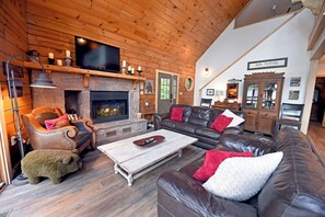 تلفزيون ذكي، مدفأة، ألعاب فيديو، مشغل دي في دي