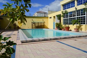 Outdoor pool - Hotel Suites La Aurora (Tegucigalpa)