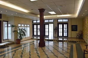 Interior - Hotel Suites La Aurora (Tegucigalpa)