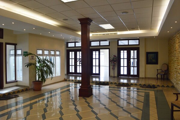 Interior - Hotel Suites La Aurora (Tegucigalpa)