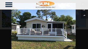 Exterior - Newly renovated, large deck, backs onto large pond (Sarasota)