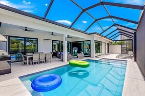 Hus, flere senger (Modern home with outdoor kitchen and ) | 3 soverom