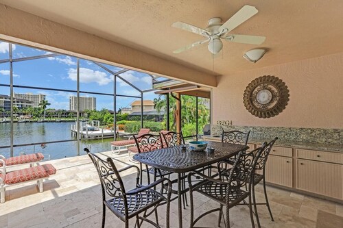 Pet-friendly Waterfront Home Steps to Beach/pool