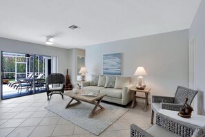 Hus, flere senger (Nautical home with pool, grill and st) | Oppholdsrom