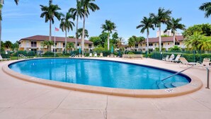 Condo, nhiều giường (Aquarius L-5) | Hồ bơi