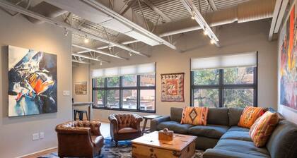 Luxury View Loft at the Historic Plaza -Spacious 1,050 Sq Ft