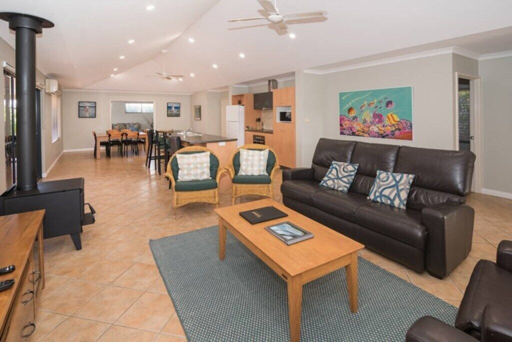 House 21 - The Classic Dunsborough — image 5