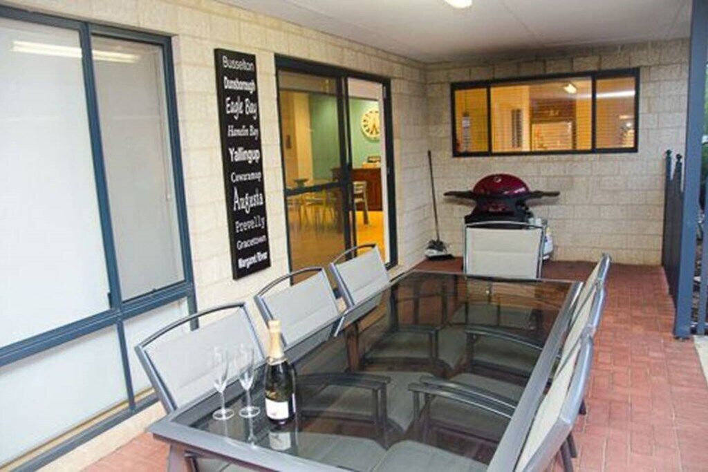 House 18 - The Getaway Dunsborough — image 3