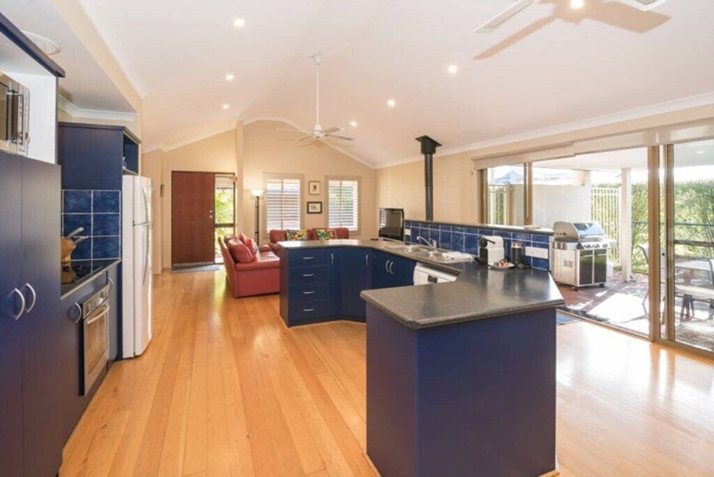 House 20 - The Garden House Dunsborough — image 2