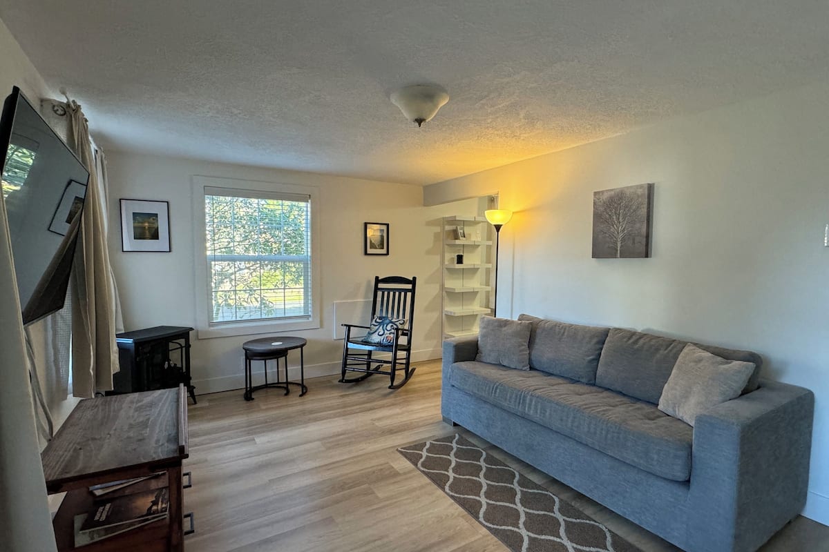 Dog Friendly Family Suite, 1 Bedroom (Unit 11) | 1 bedroom, premium bedding, laptop workspace, iron/ironing board