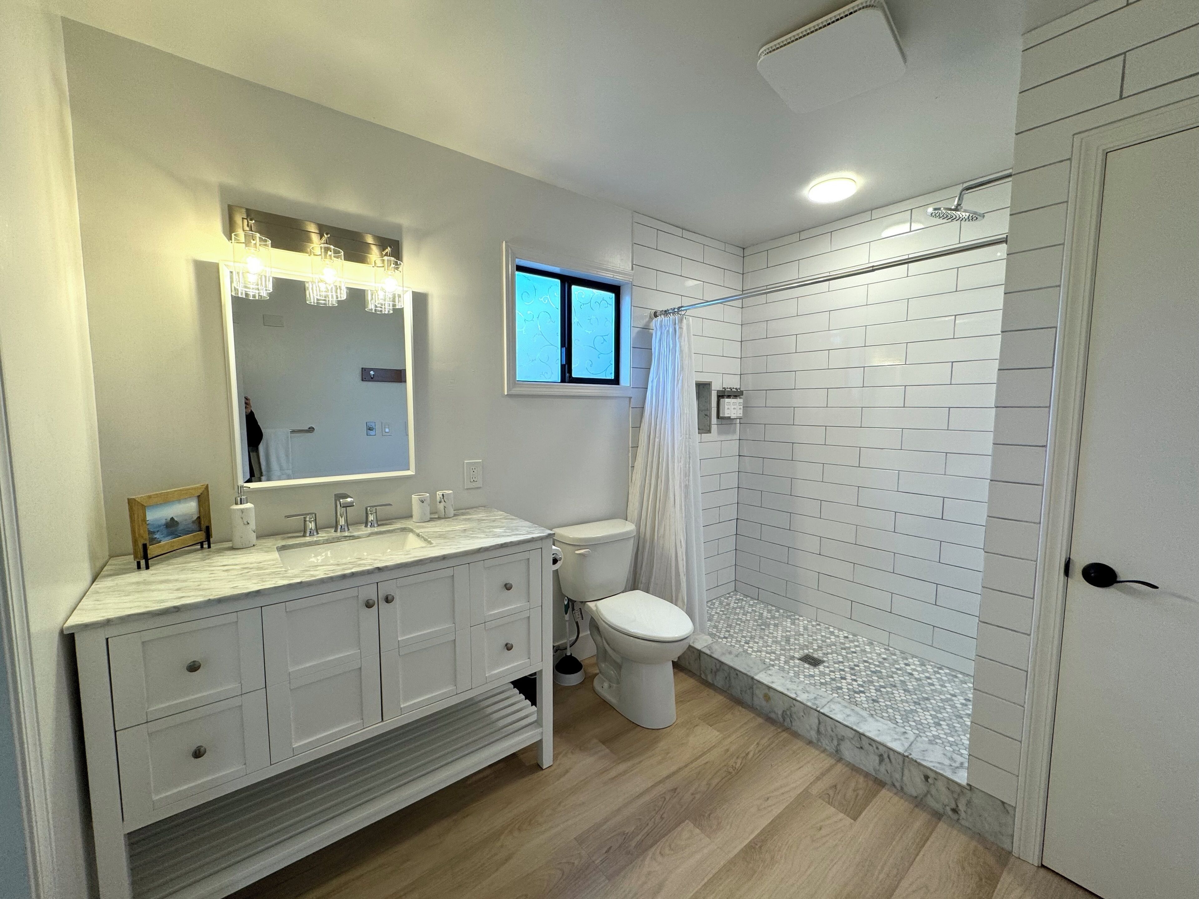 Family Apartment, 2 Bedrooms (Owner's Suite) | Bathroom | Free toiletries, hair dryer, towels, soap