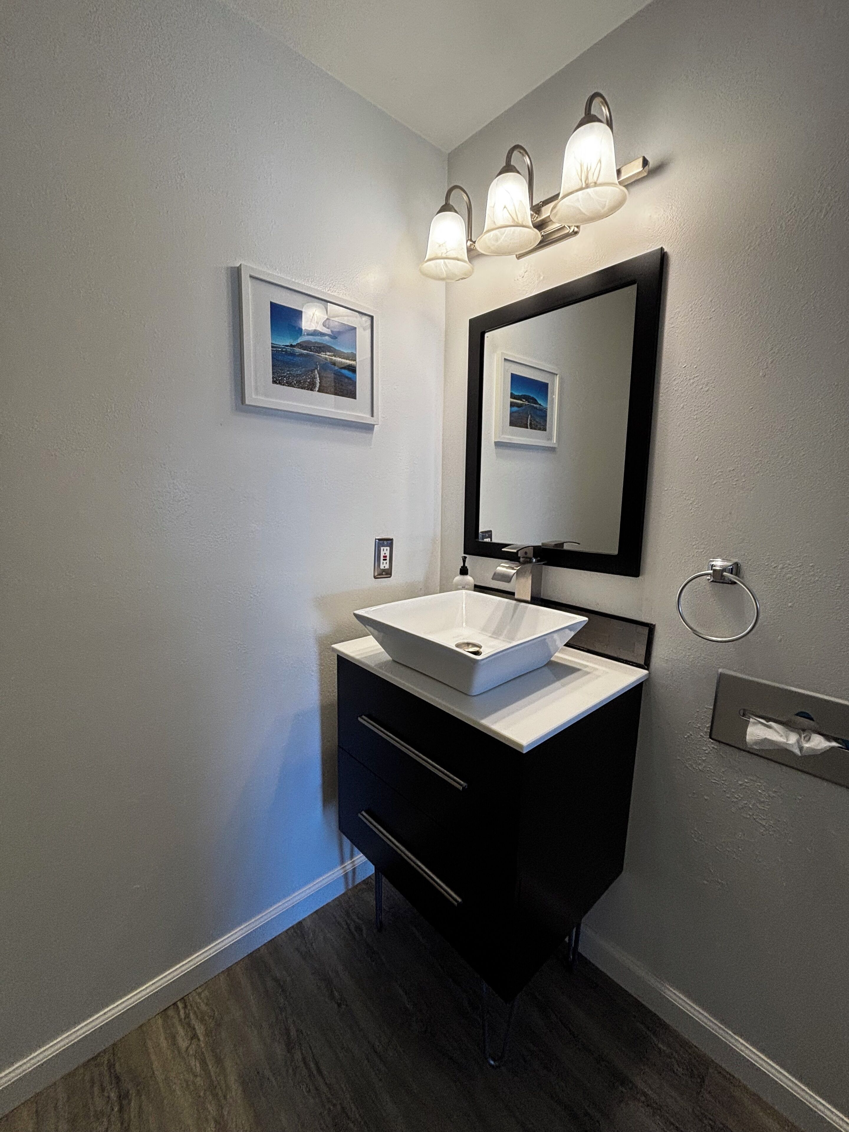 basic studio, 1 queen bed (unit 4) | bathroom | free toiletries, hair dryer, towels, soap