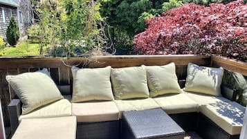 Premier Studio (Unit 12) | Terrace/patio