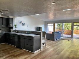 家庭公寓, 2 间卧室 (Owner's Suite) | 高档床上用品、笔记本电脑工作区、熨斗/熨板、免费 WiFi