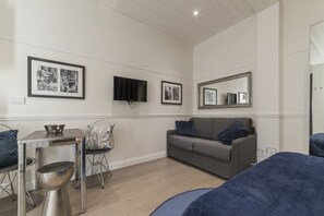 Télévision à écran plat