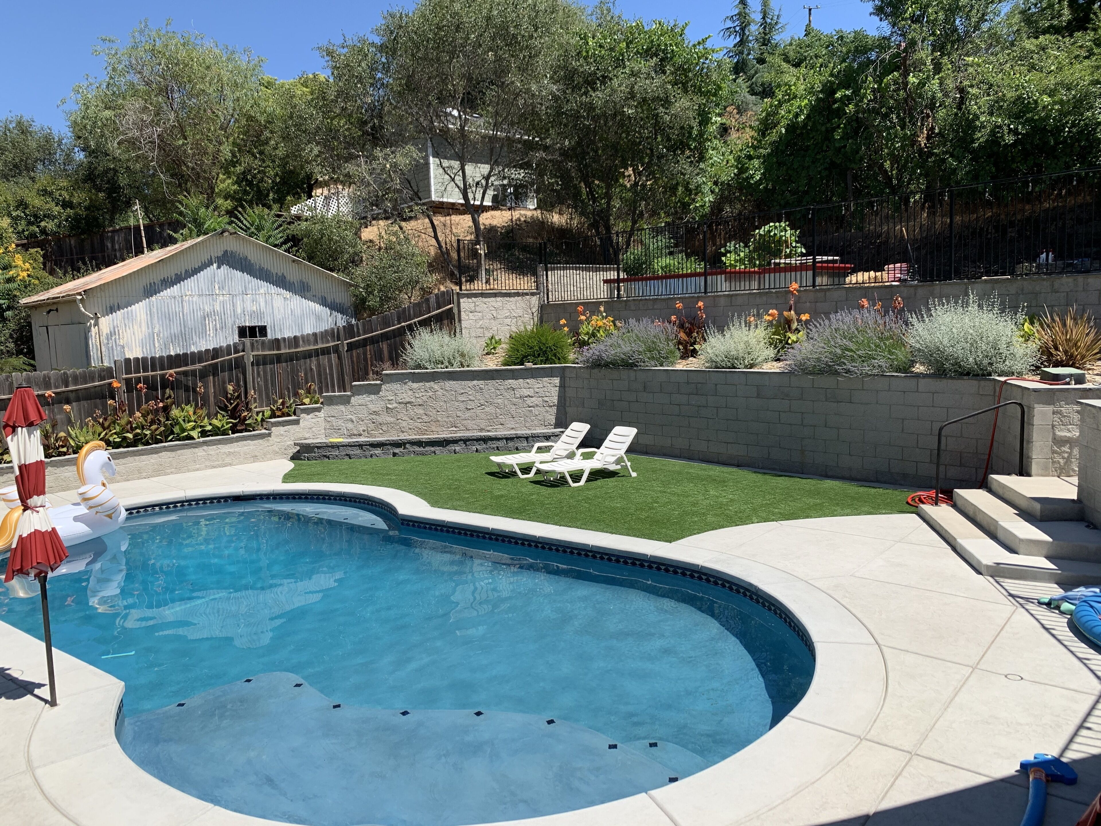 Relaxing home with a pool, just steps away from historic downtown Sutter Creek!